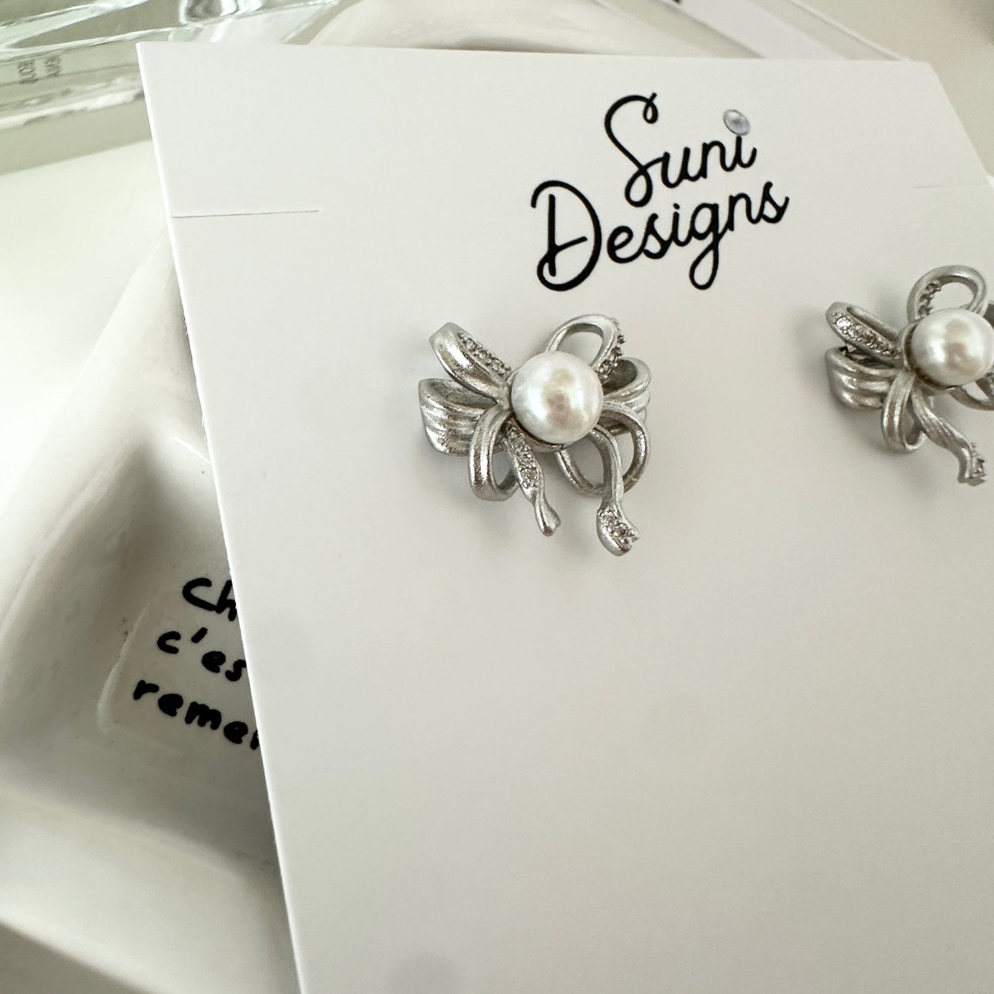 E14 Graceful Bow Pearl Earrings