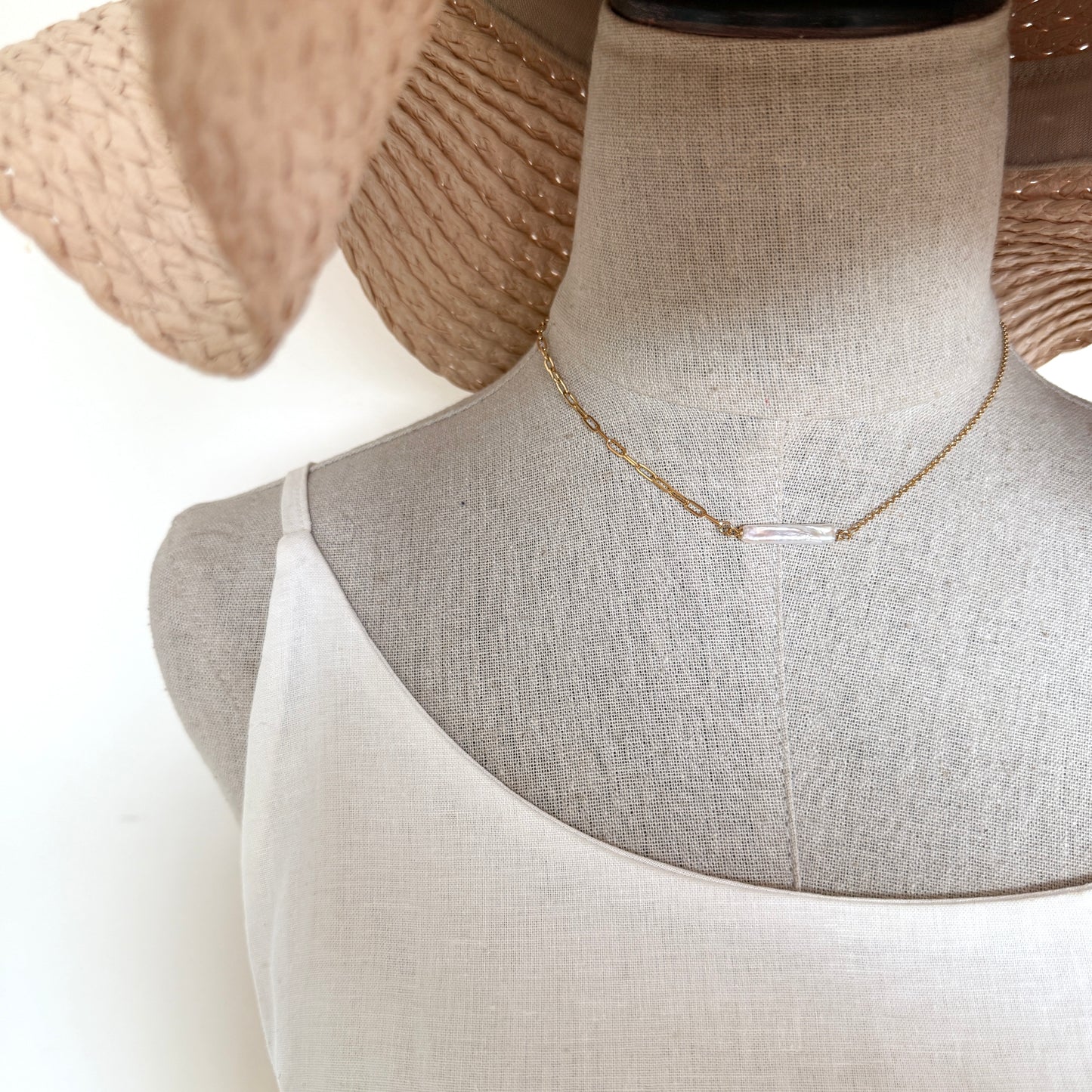 N35 Bar Pearl Necklace