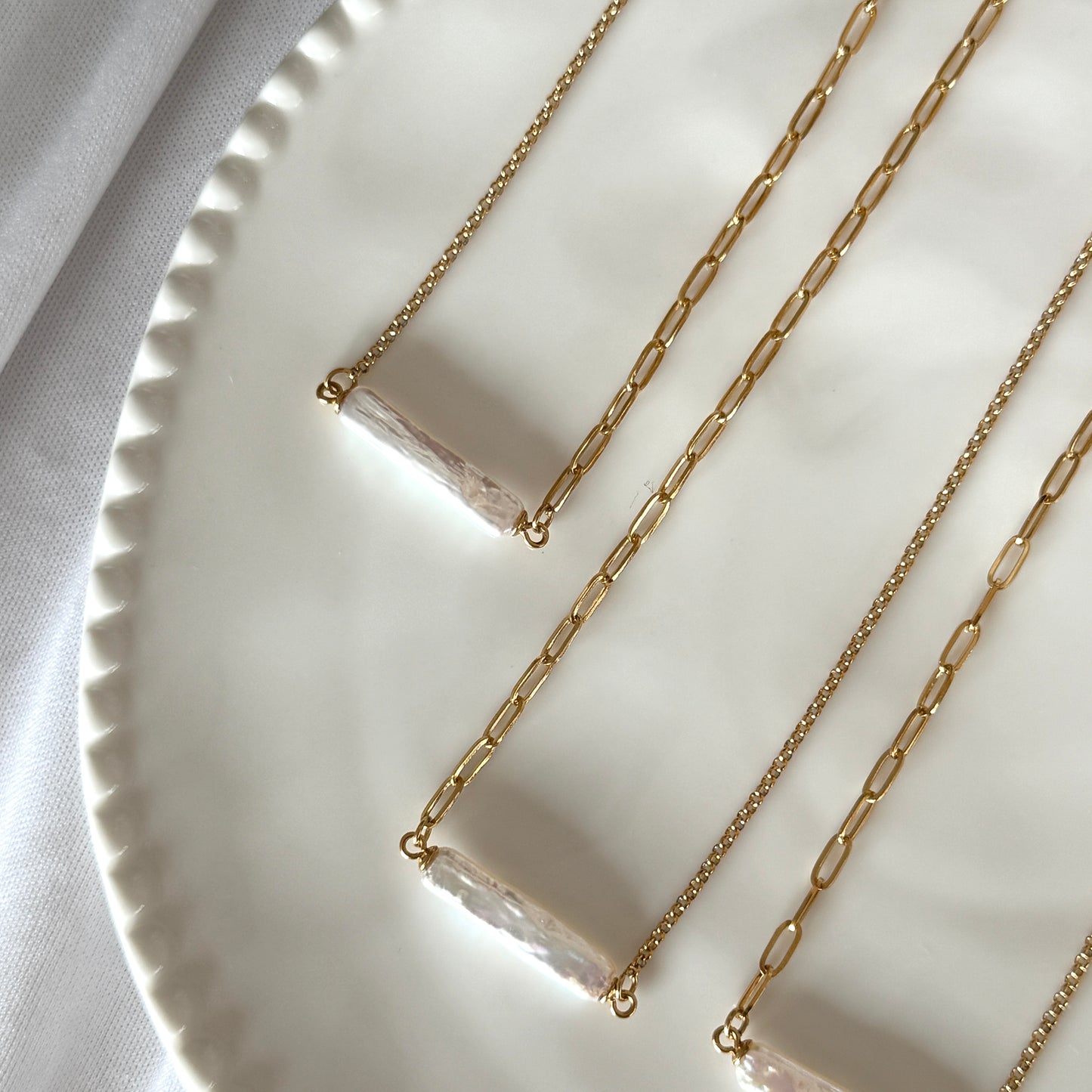 N35 Bar Pearl Necklace