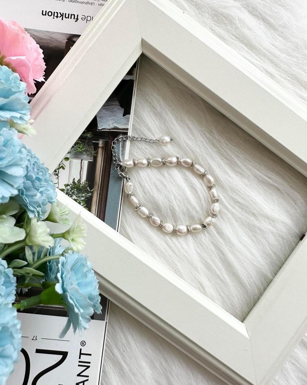 B44 Silver Elegance Pearl Bracelet