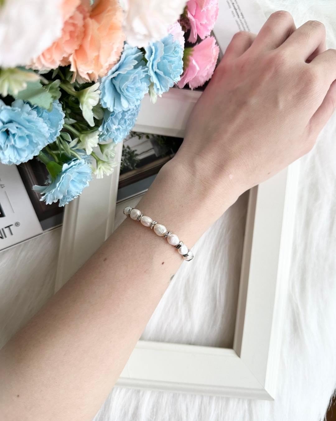 B44 Silver Elegance Pearl Bracelet