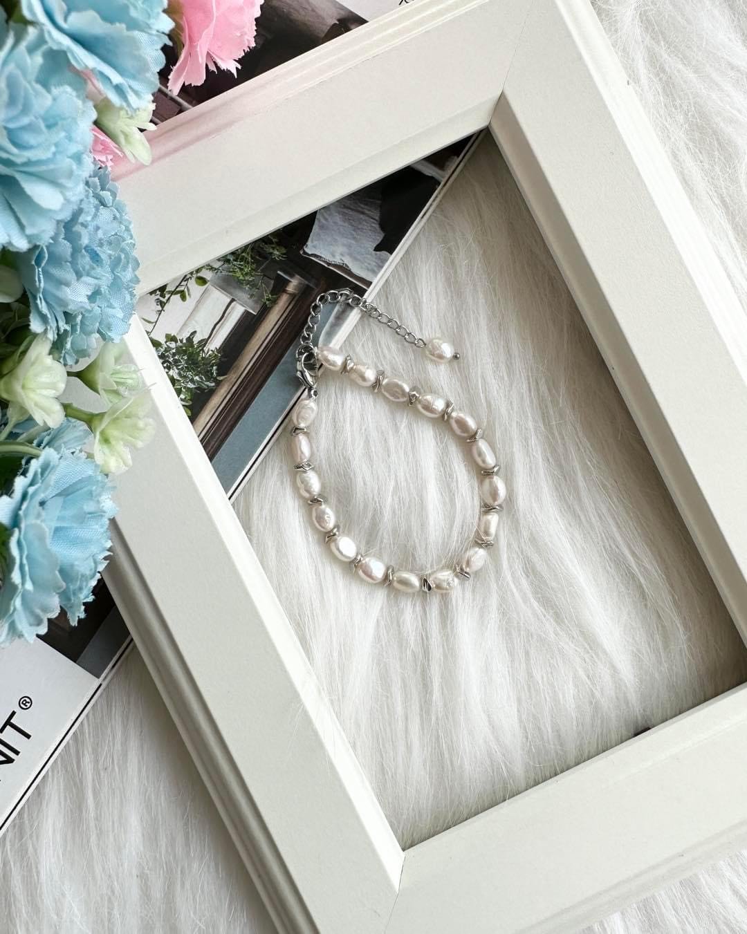 B44 Silver Elegance Pearl Bracelet
