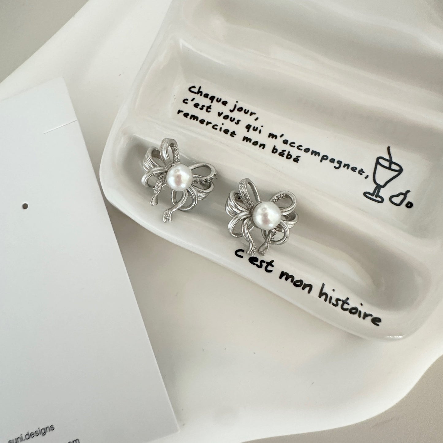 E14 Graceful Bow Pearl Earrings