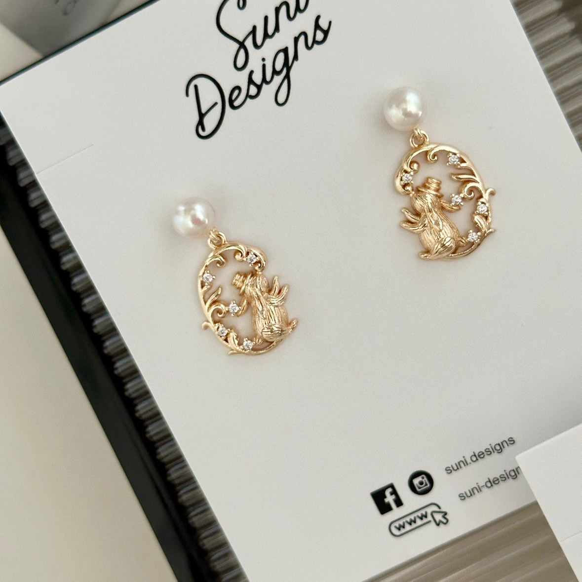 E20 Wonderland Whimsy Pearl Earrings