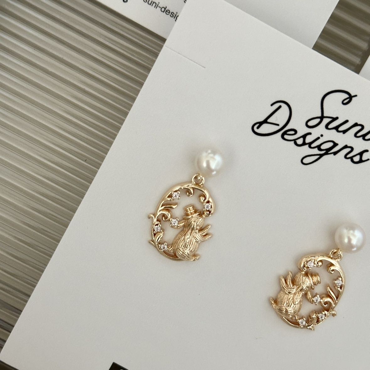 E20 Wonderland Whimsy Pearl Earrings