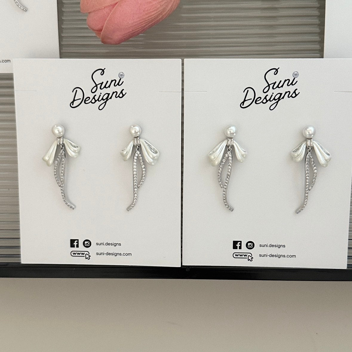 E19 Gentle Ribbon Pearl Earrings