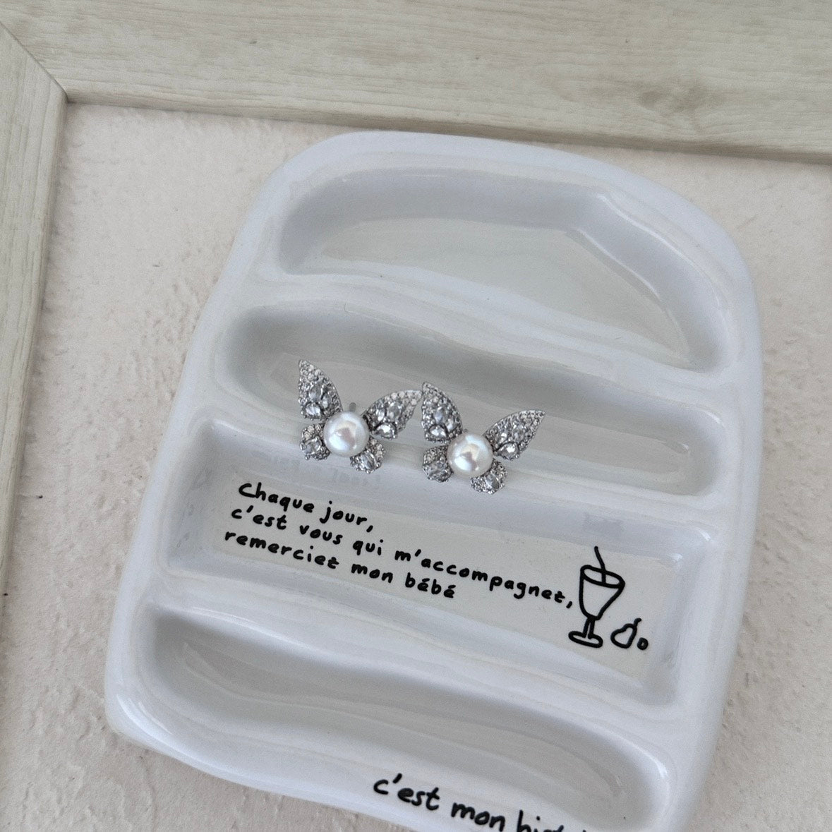E23 Dazzle Knot Earrings
