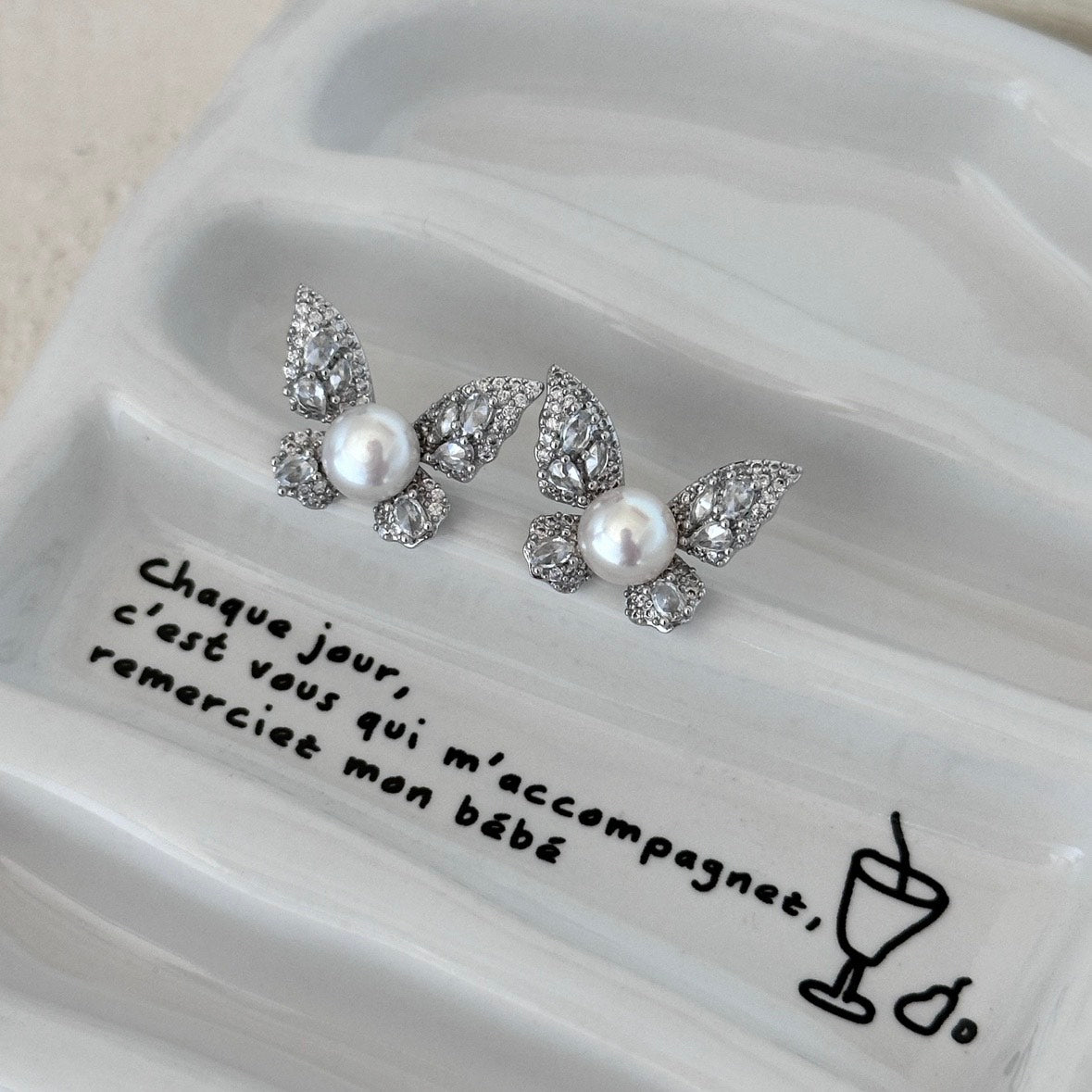 E23 Dazzle Knot Earrings