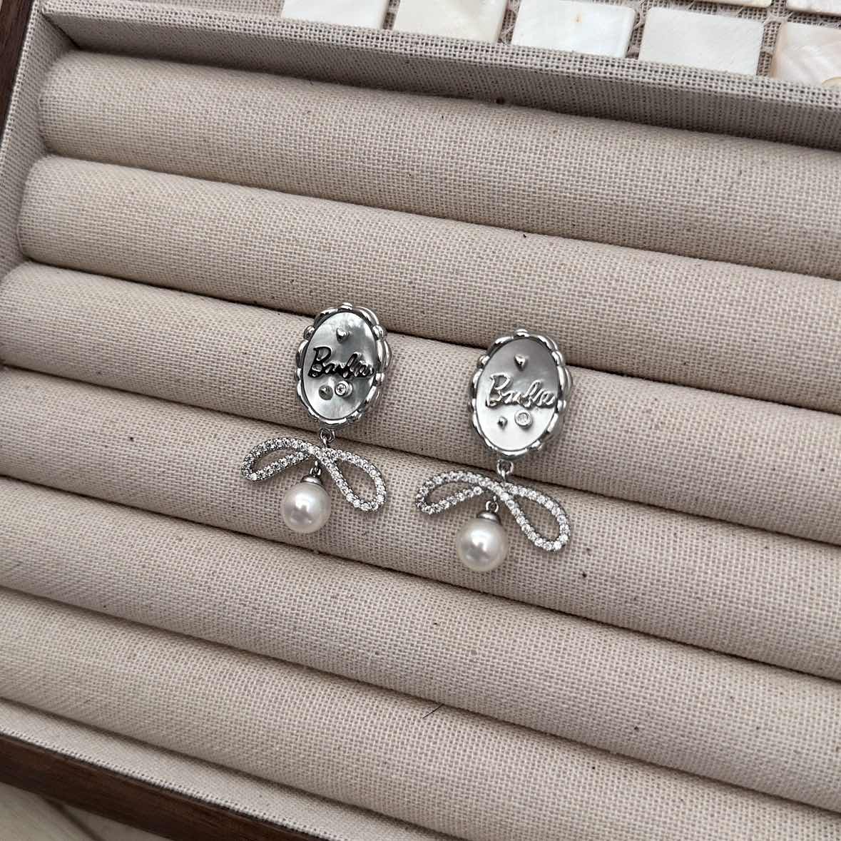 E25 Barbie’s Pearl Dream Earrings
