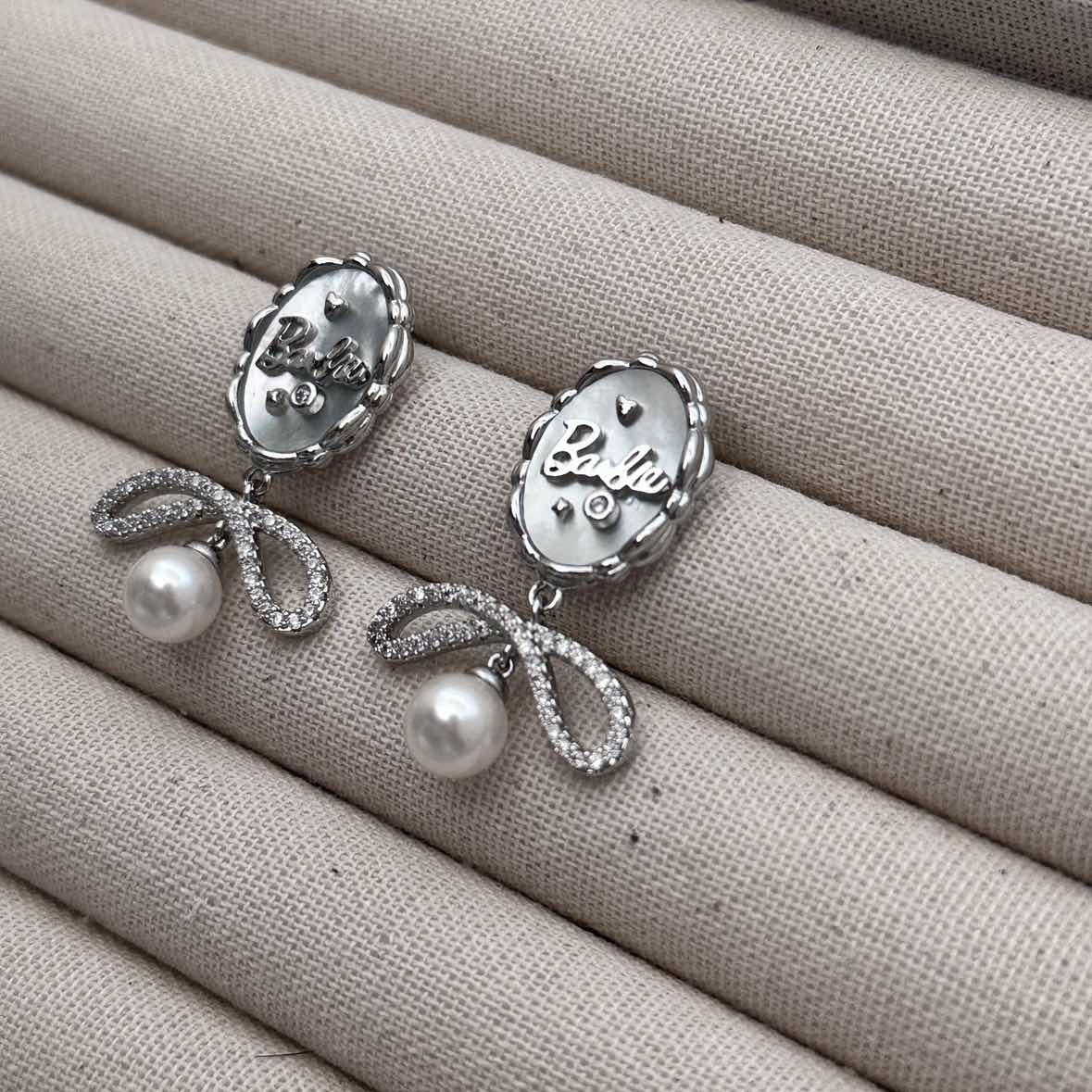 E25 Barbie’s Pearl Dream Earrings