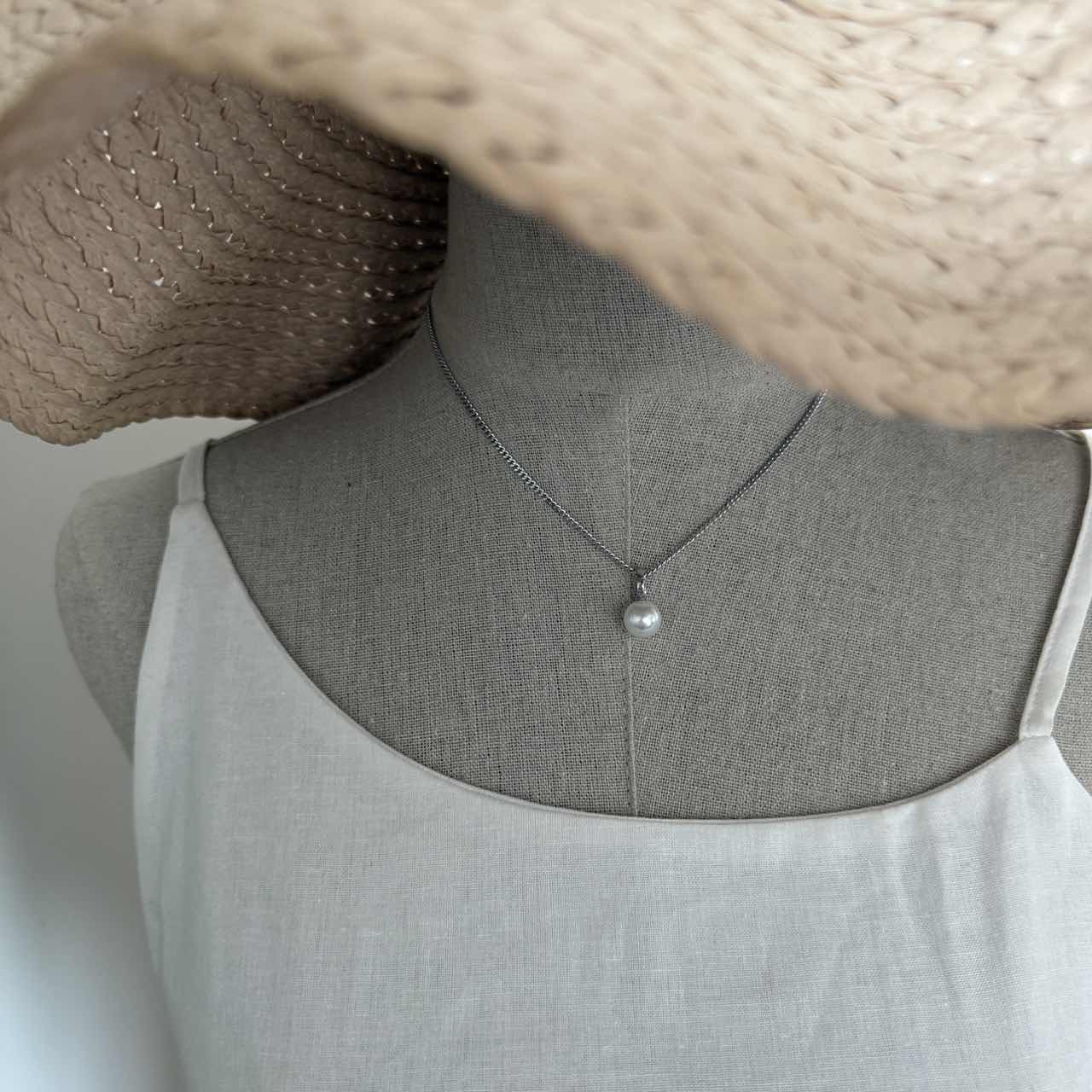 N33 Nova Glow Necklace