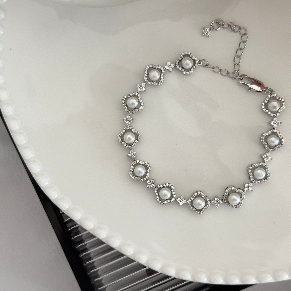 B62 Éclat Clover Bracelet