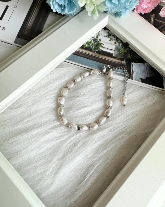 B44 Silver Elegance Pearl Bracelet