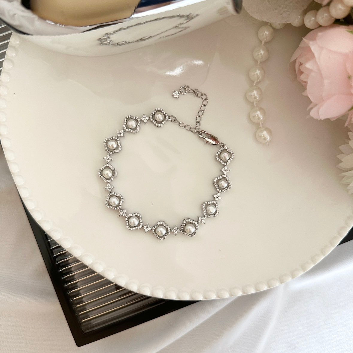 B62 Éclat Clover Bracelet