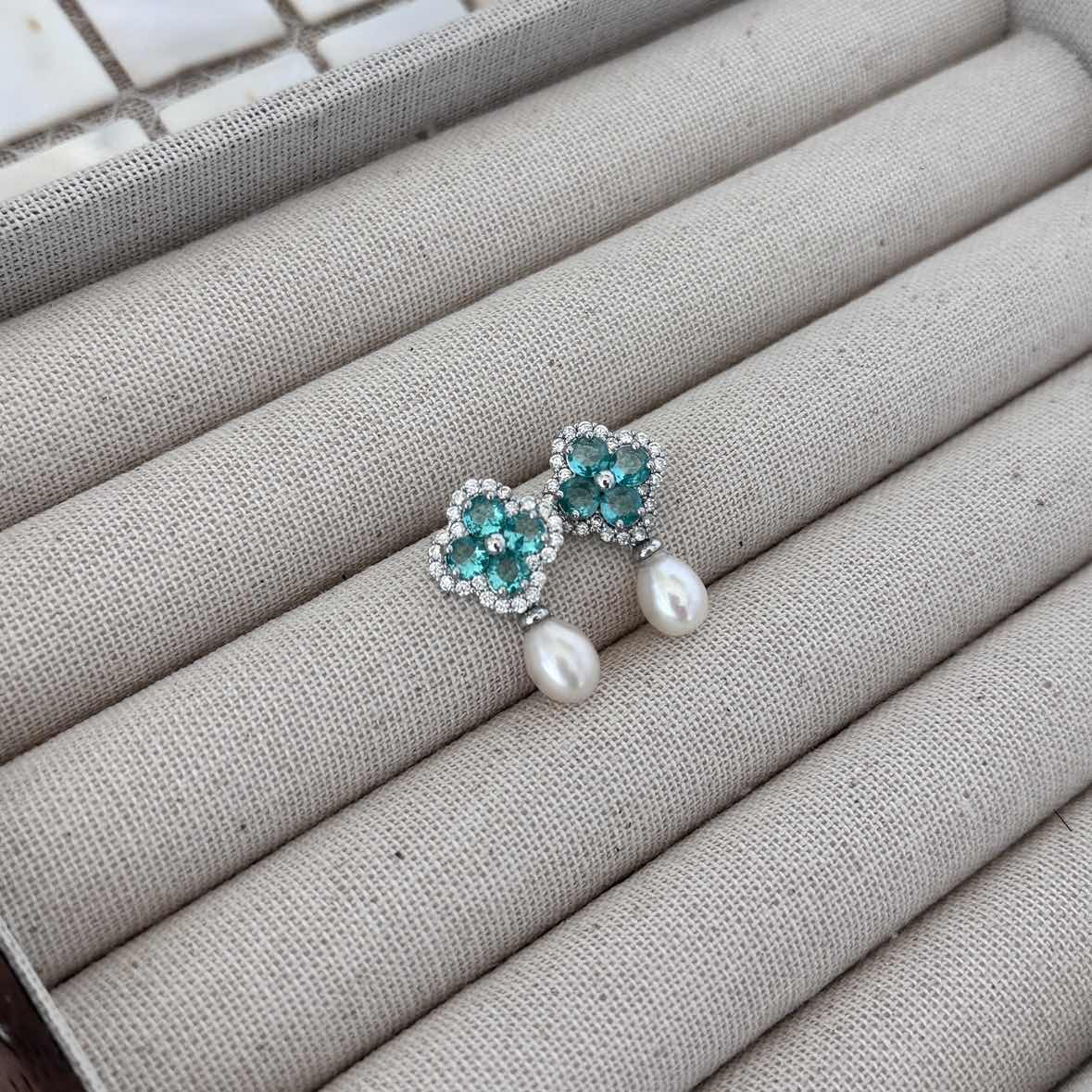 E24 Mint Mambo Vintage Bloom Earrings
