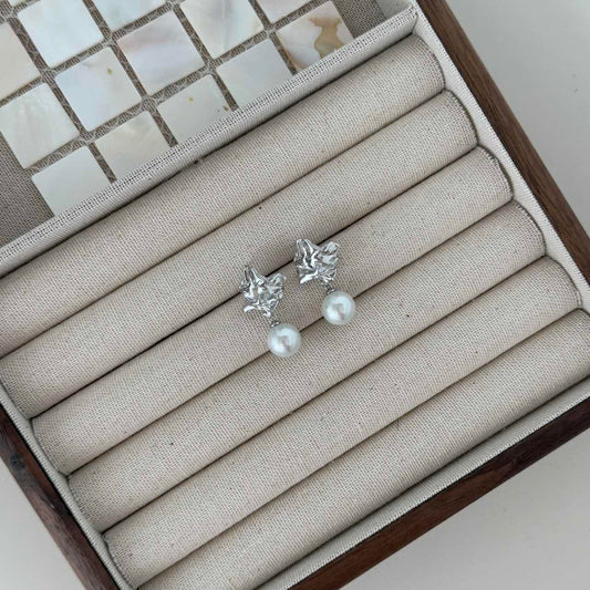 E26 Pearl Crescendo Earrings
