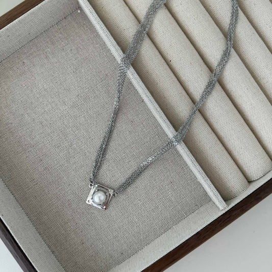 N32 Halo Square Necklace